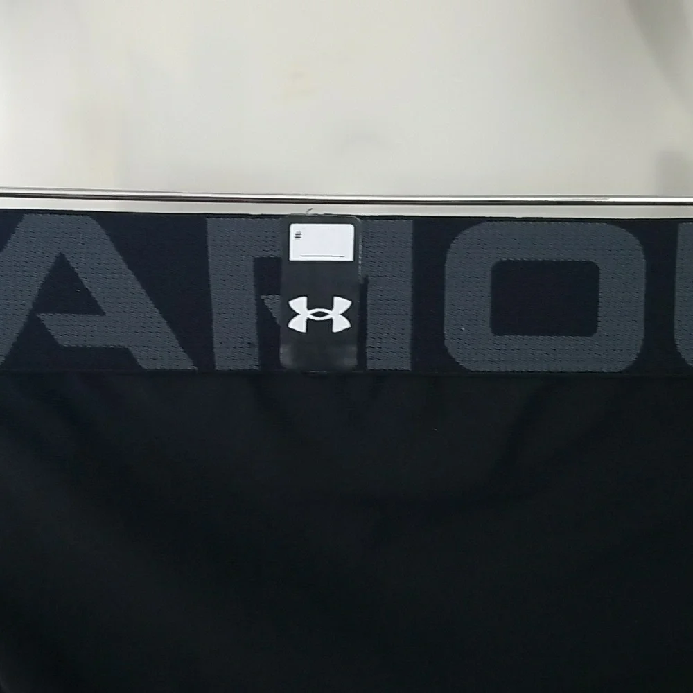 Under Armour HeatGear Compression Leggings - Size Medium - Picture 6 of 10